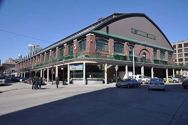 St. Lawrence Market by Ludger Heide / CC BY-SA (https://creativecommons.org/licenses/by-sa/2.0)