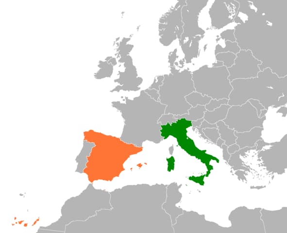 Spain and Italy by w:enPiccolo Modificatore Laborioso (talk | contribs) [CC BY-SA 3.0 (http://creativecommons.org/licenses/by-sa/3.0/)]