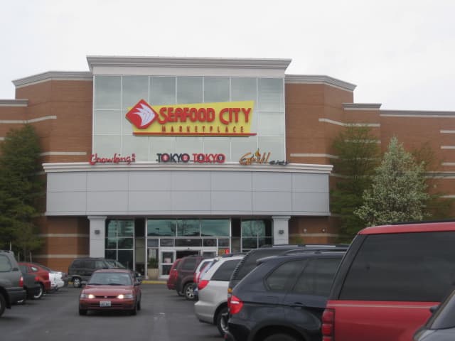 Seafood City by Kagoikunai / CC BY-SA (https://creativecommons.org/licenses/by-sa/3.0)