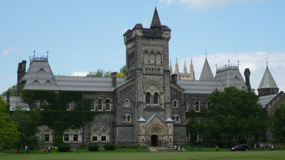 U of T by Nat [CC BY-SA (https://creativecommons.org/licenses/by-sa/3.0)]