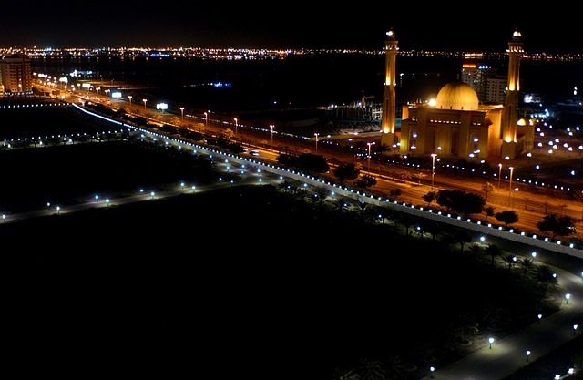Bahrain via https://pixabay.com/en/bahrain-grand-mosque-faith-religion-79639/