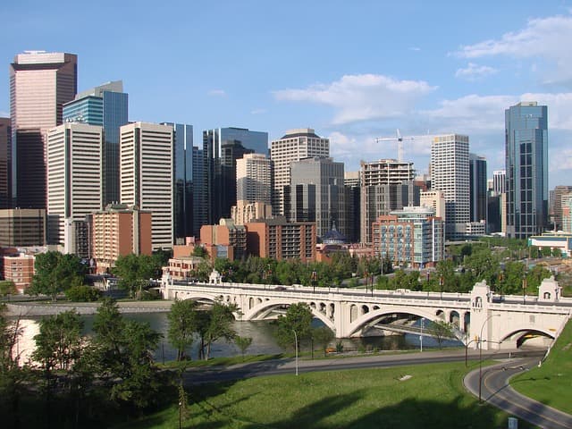 Calgary pomocí