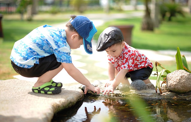 Children at play via https://pixabay.com/en/people-children-child-happy-1560569/