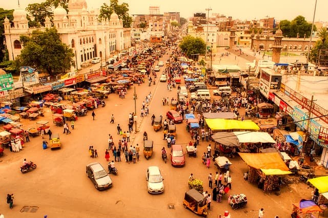 Hyderabad via https://pixabay.com/en/hyderabad-india-city-urban-people-2707439/
