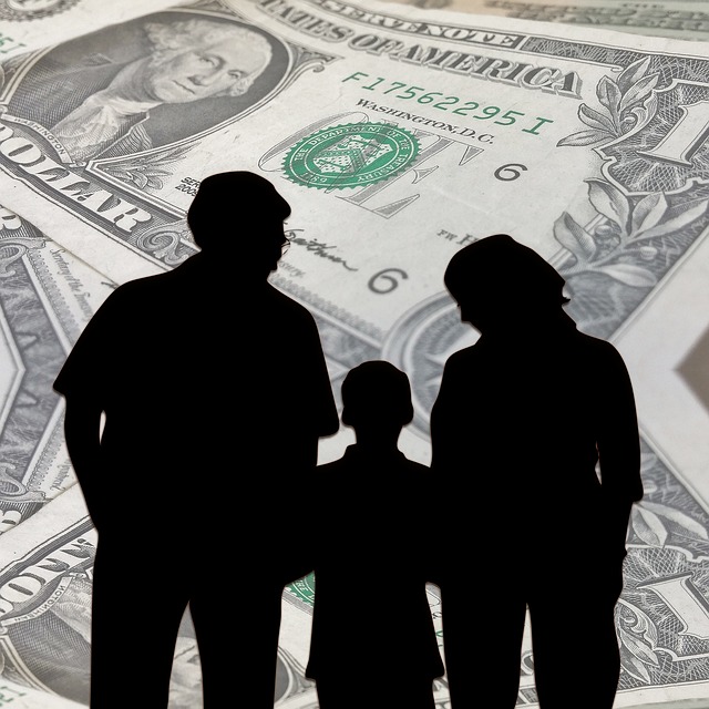 Family and money via https://pixabay.com/en/family-dollar-money-hedged-forward-960451/