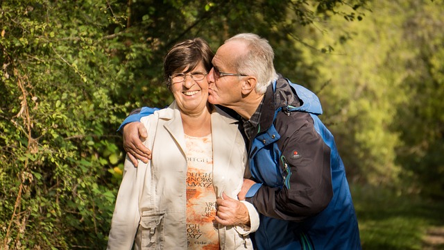 Old people via https://pixabay.com/en/grandparents-grandmother-grandfather-2198053/
