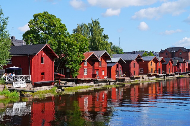 Houses in Porvoo via https://pixabay.com/en/wooden-houses-old-town-river-796386/