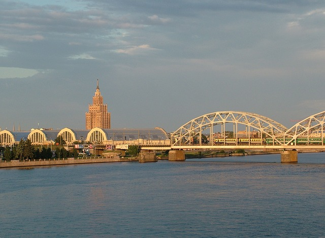 Daugava Bridge in Riga via https://pixabay.com/en/latvia-riga-daugava-bridge-171154/