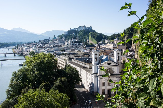 Salzburg via https://pixabay.com/en/salzburg-austria-old-town-m%C3%B6nchberg-842215/