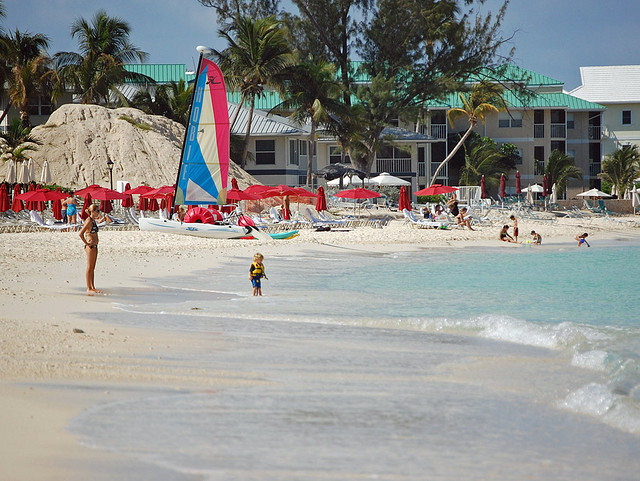 Seven Mile Beach by https://www.flickr.com/photos/bz3rk/