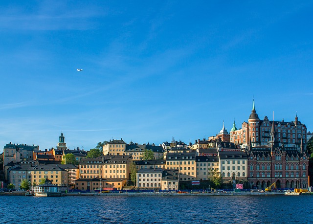 Stockholm via https://pixabay.com/en/sweden-stockholm-pier-beach-996001/