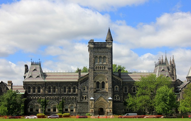 University of Toronto via https://pixabay.com/en/campus-ontario-toronto-college-347285/