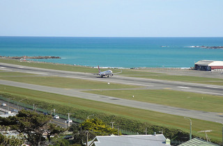 Wellington Airport by https://www.flickr.com/photos/judemasti/