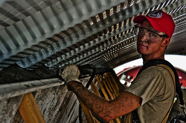 Contsruction https://pixabay.com/en/construction-worker-concrete-646914/