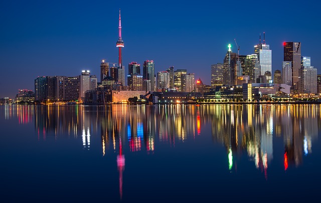 Toronto via https://pixabay.com/en/buildings-can-cn-tower-canada-2297210/