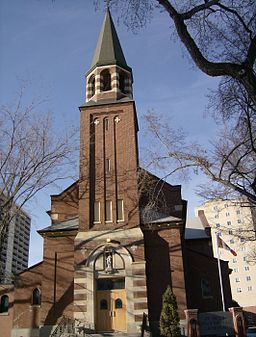 St. Paul's Cathedral via https://commons.wikimedia.org/wiki/File:St._Paul%27s_Cathedral,_Saskatoon.JPG?uselang=en-gb