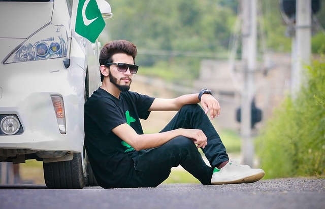 Pakistani Man with a car via https://pixabay.com/en/fashion-style-boys-fashion-pose-2621564/